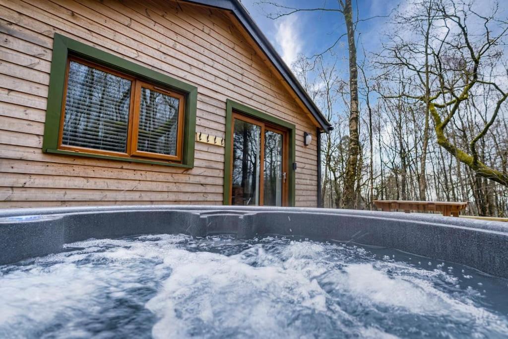 Padley; Woodland Lodge With Hot Tub For 2-4 In The Staffordshire Moorlands Oakamoor ภายนอก รูปภาพ