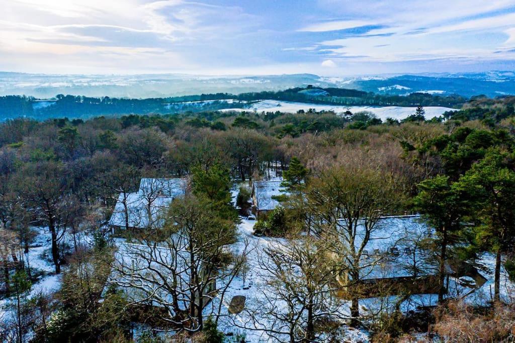 Padley; Woodland Lodge With Hot Tub For 2-4 In The Staffordshire Moorlands Oakamoor ภายนอก รูปภาพ